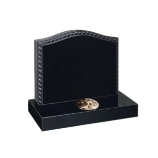 MB149 - Rope Edged Cremation Memorial